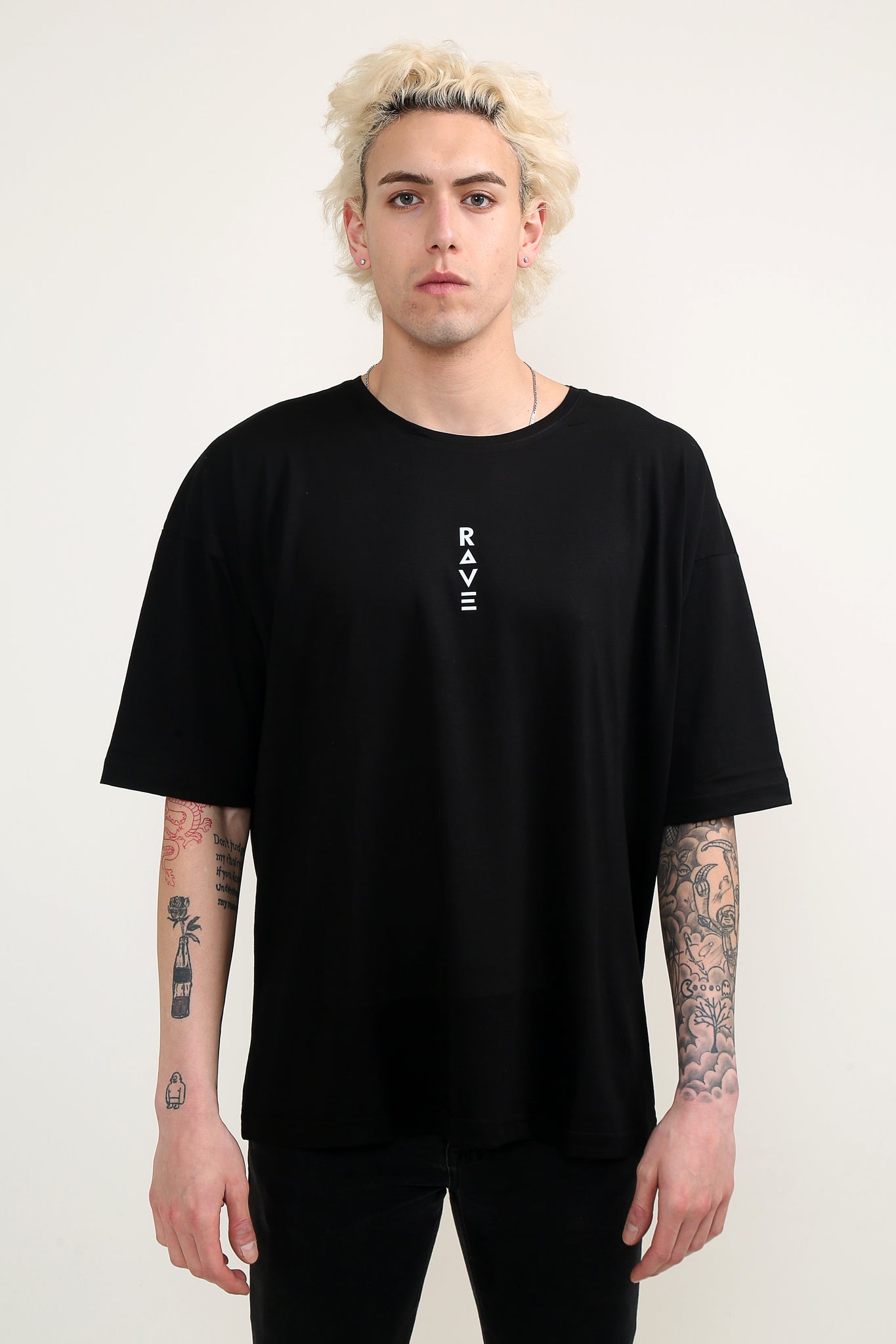 The R.A.V.E Oversize Siyah Reflektörlü T-Shirt