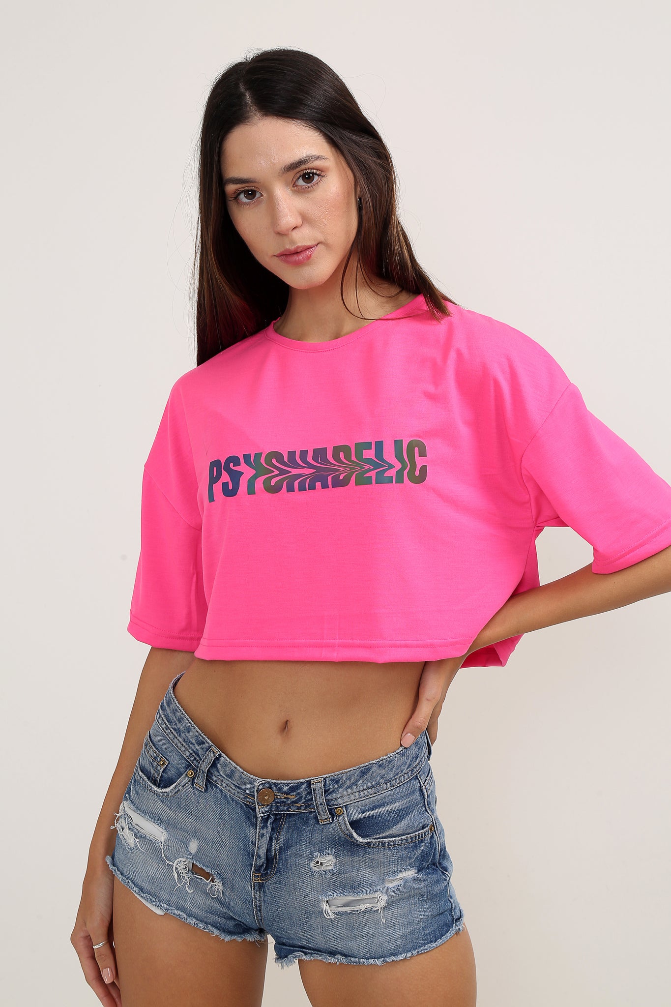 Psychadelic Oversize Hologram Baskılı Neon Pembe Crop-Top Kadın T-shirt