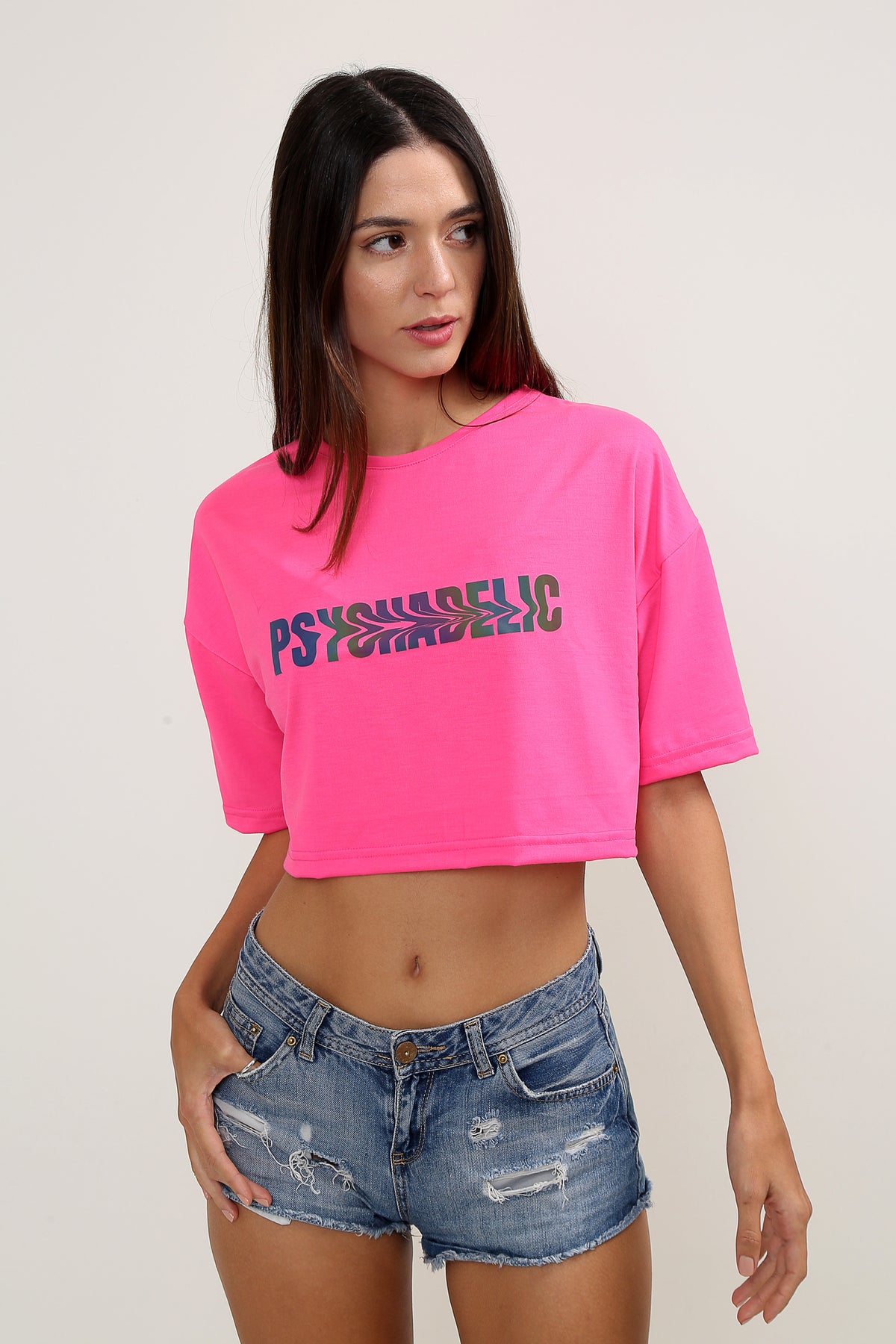 Psychadelic Oversize Hologram Baskılı Neon Pembe Crop-Top Kadın T-shirt